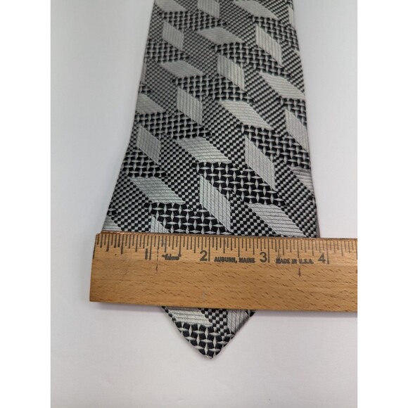 Villa Bugatti Geometric Black/White Silk Pointed Classic Necktie Tie - Picture 3 of 8